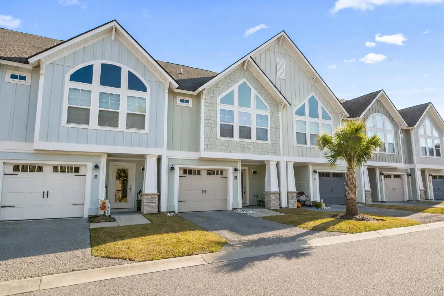 Photo of Listing #2527945