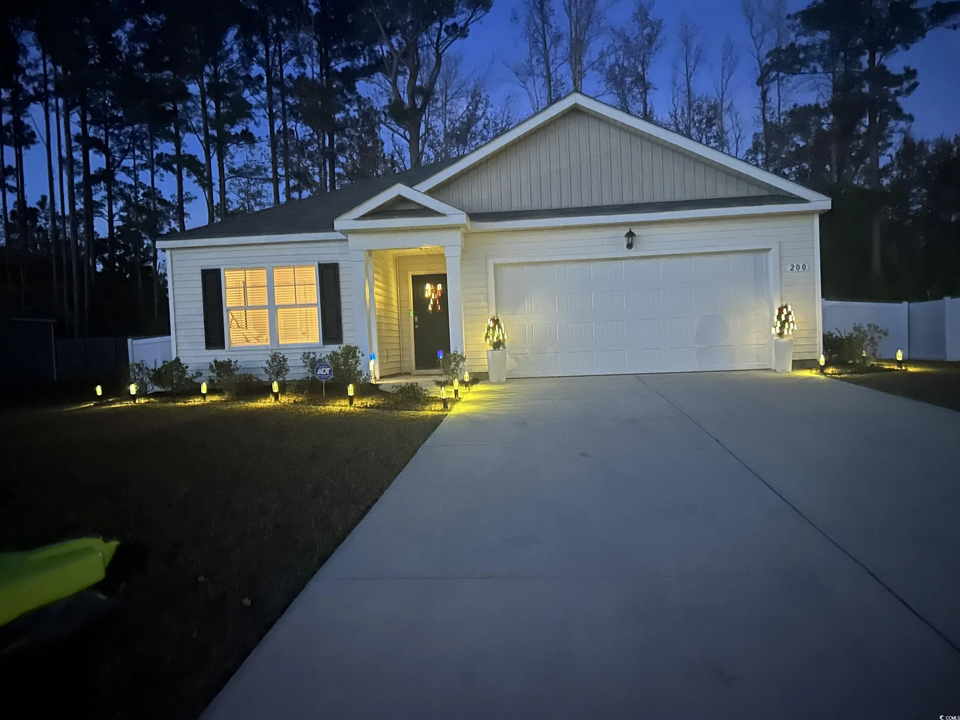 Photo of Listing #2528077