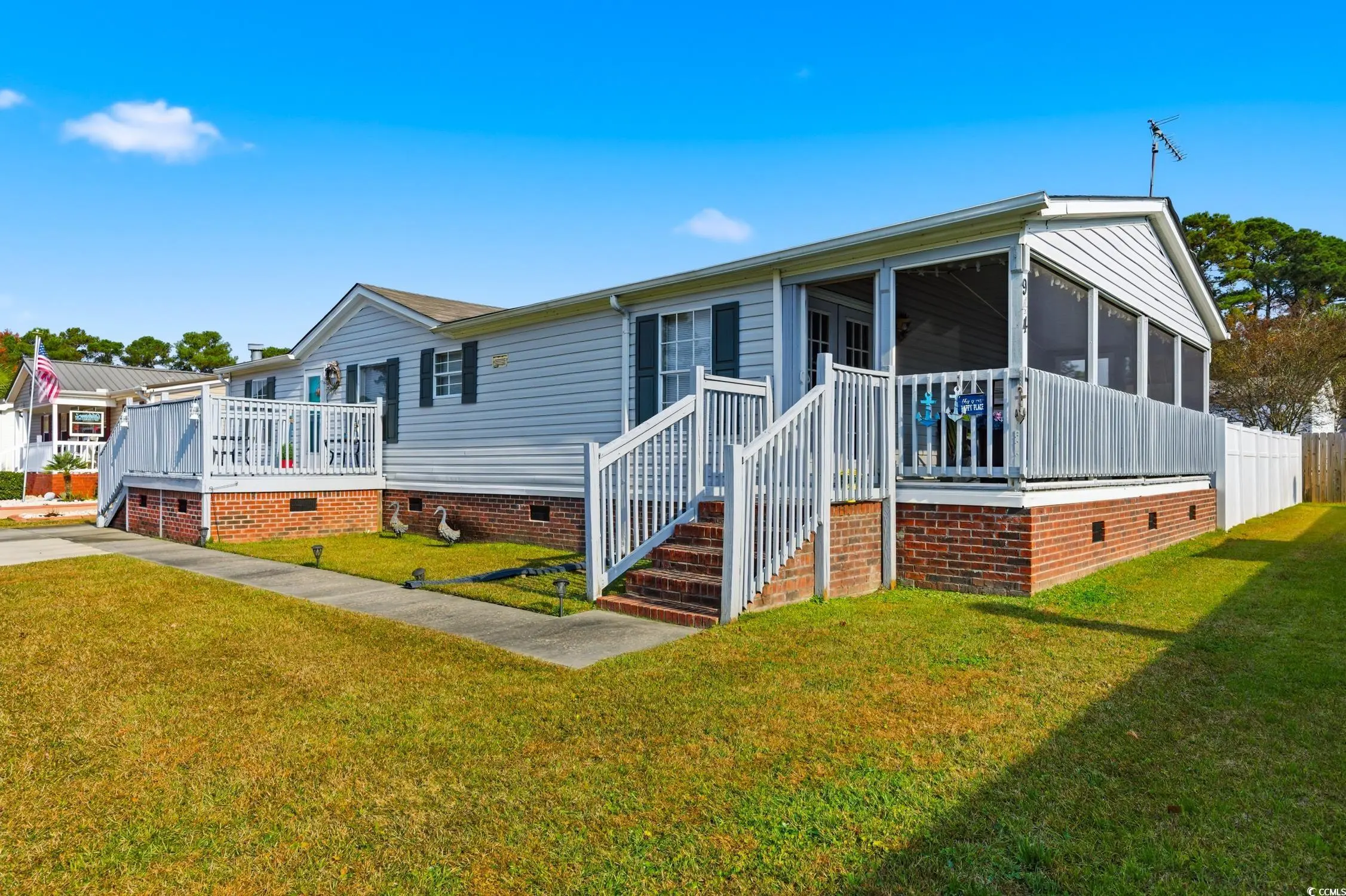 Photo of Listing #2528295