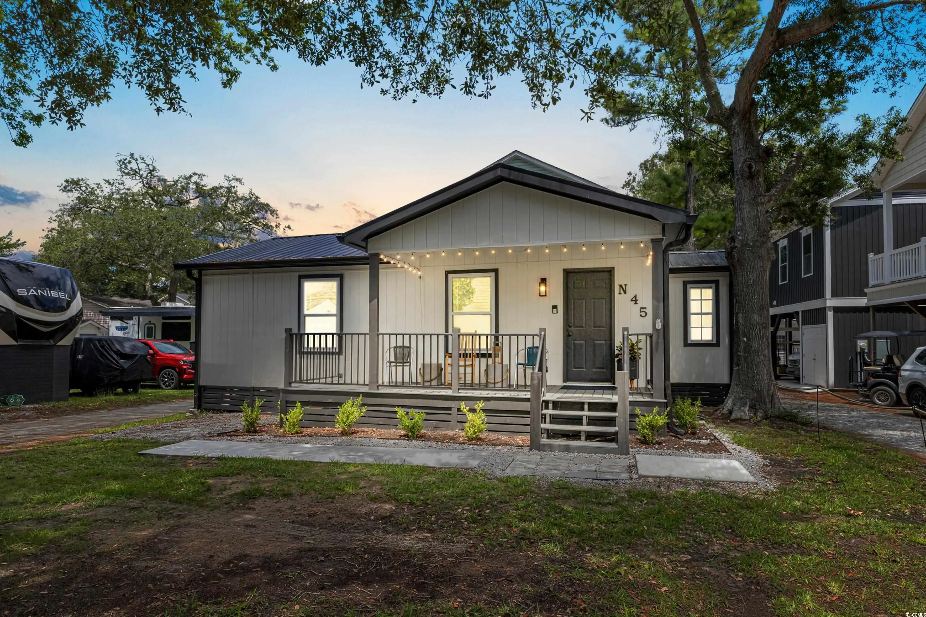 Photo of Listing #2528490