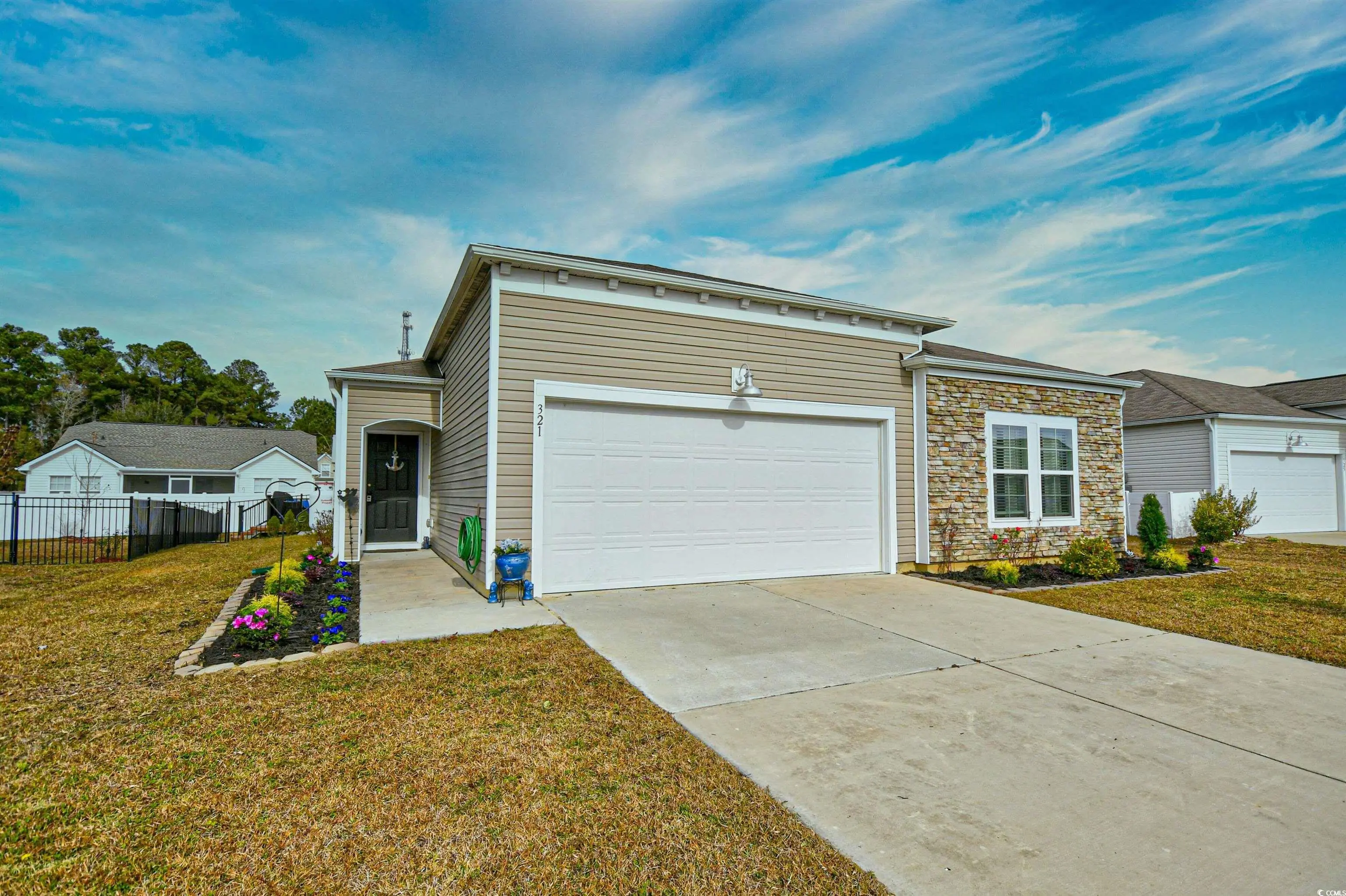 Photo of Listing #2528537