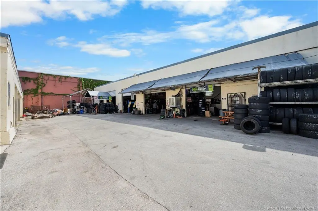 2 of 16 - 3173 Railroad Avenue, Stuart, FL