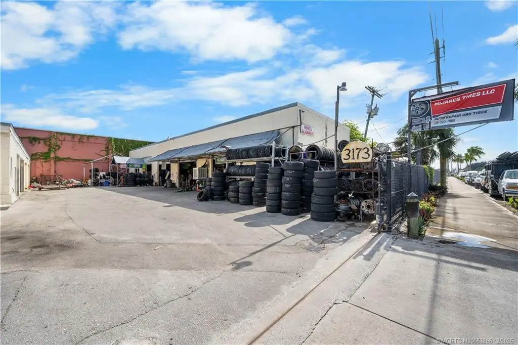 3 of 16 - 3173 Railroad Avenue, Stuart, FL