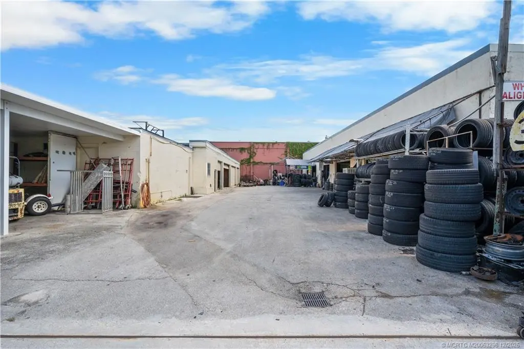 4 of 16 - 3173 Railroad Avenue, Stuart, FL