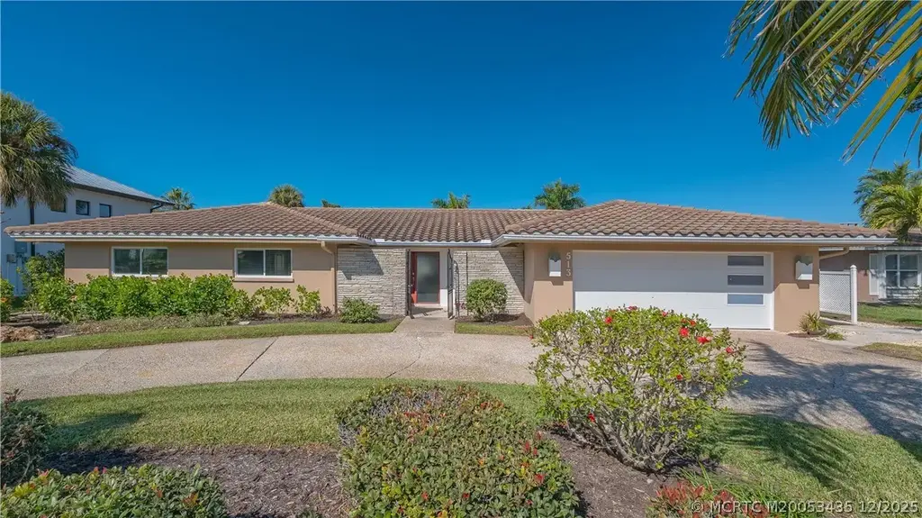 513 Gunwale Lane, Longboat Key