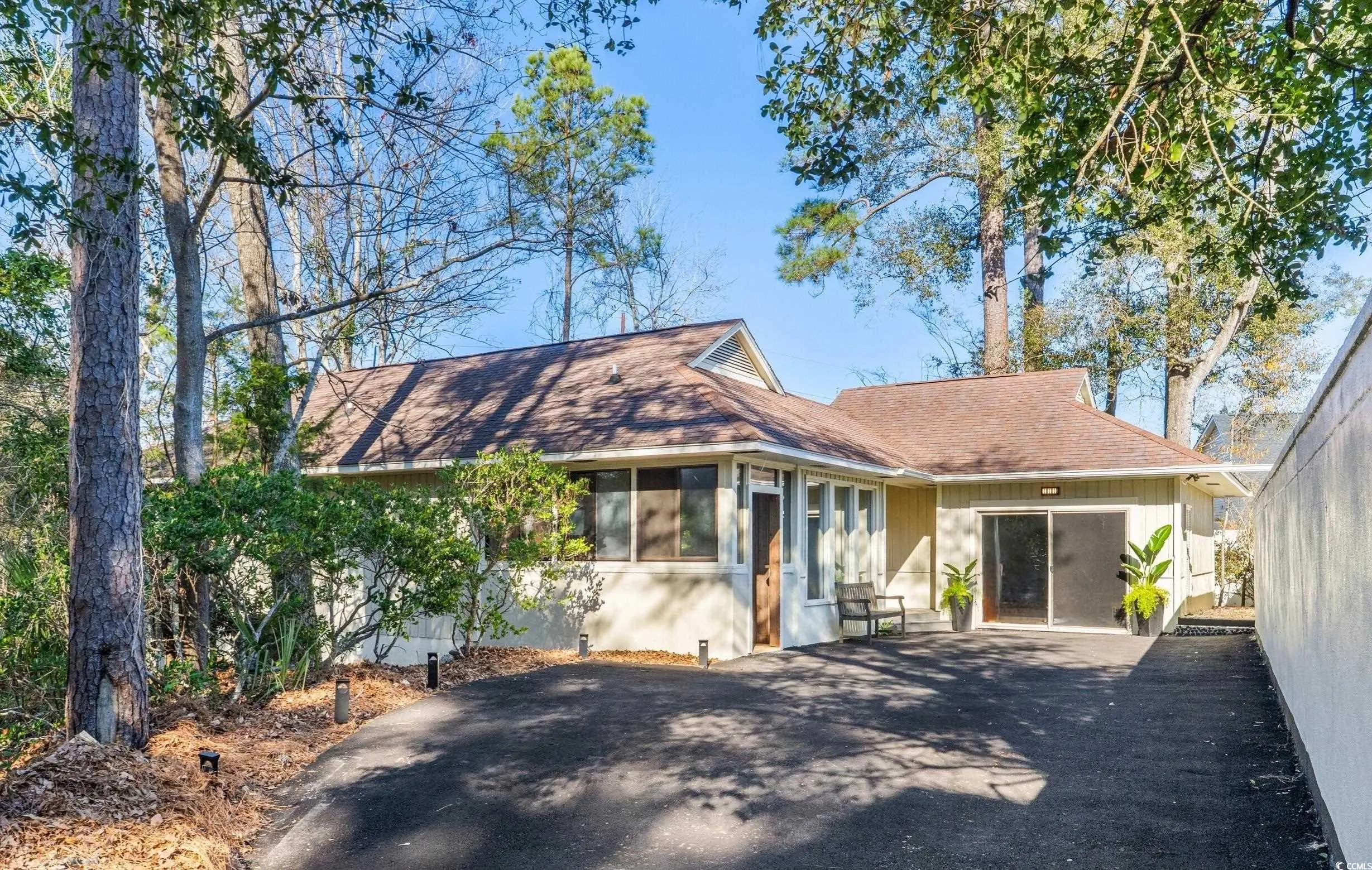 Photo of Listing #2529913