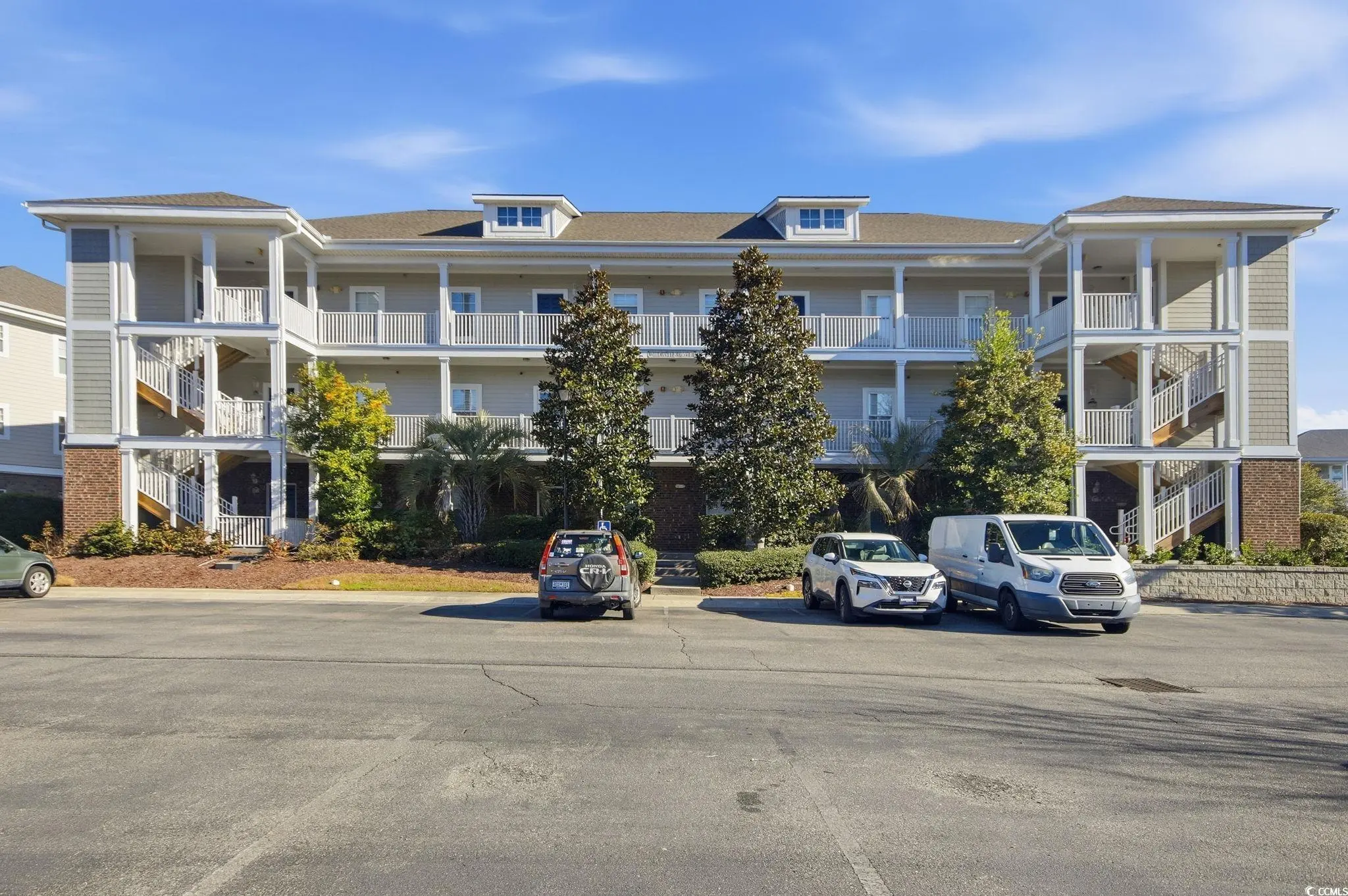 Photo of Listing #2530043