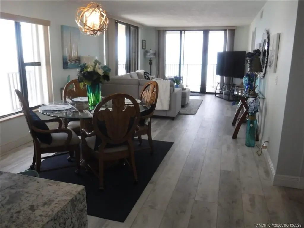 Photo of Listing #M20053303