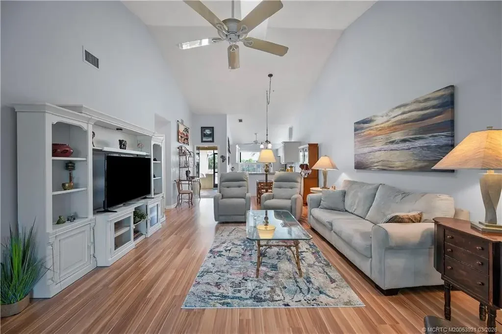 Photo of Listing #M20053921