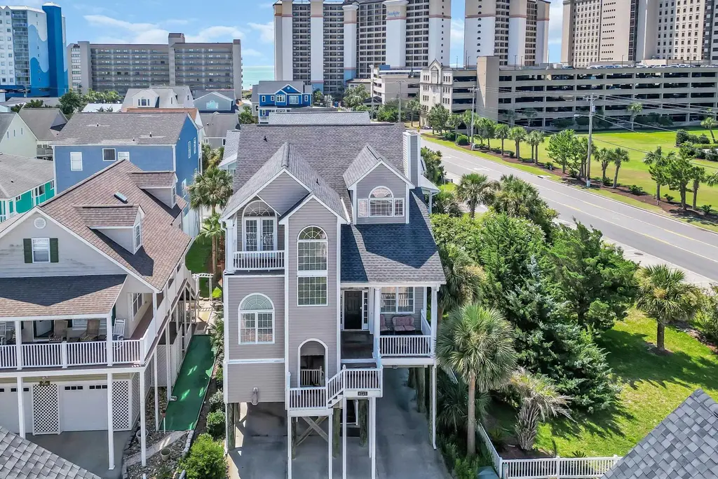 4725 Harmony Ln., North Myrtle Beach