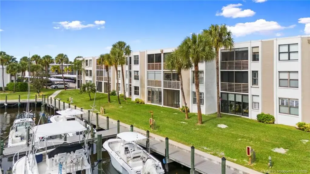 1950 Palm City Road 6105, Stuart