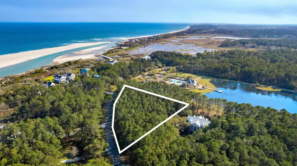 3067 Vanderbilt Blvd., Pawleys Island