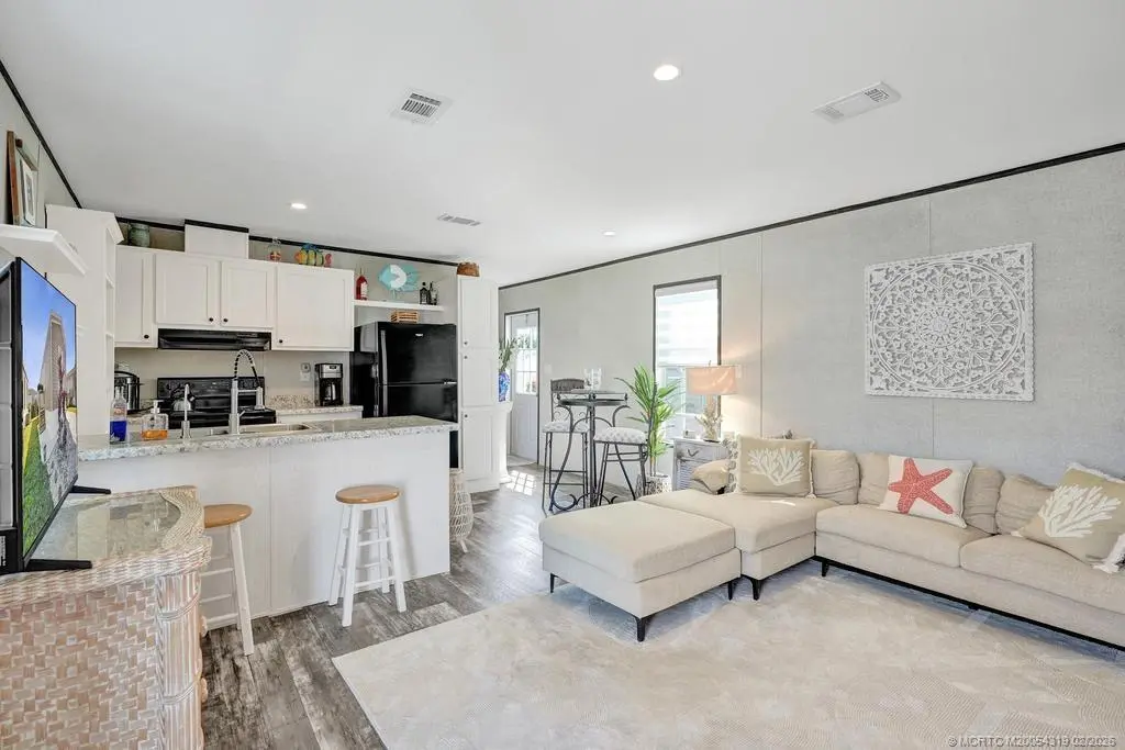 Photo of Listing #M20054319