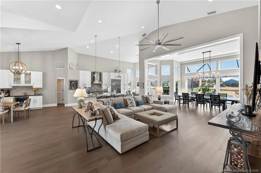 Photo of Listing #M20053828