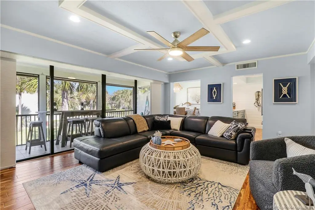 Photo of Listing #M20054326