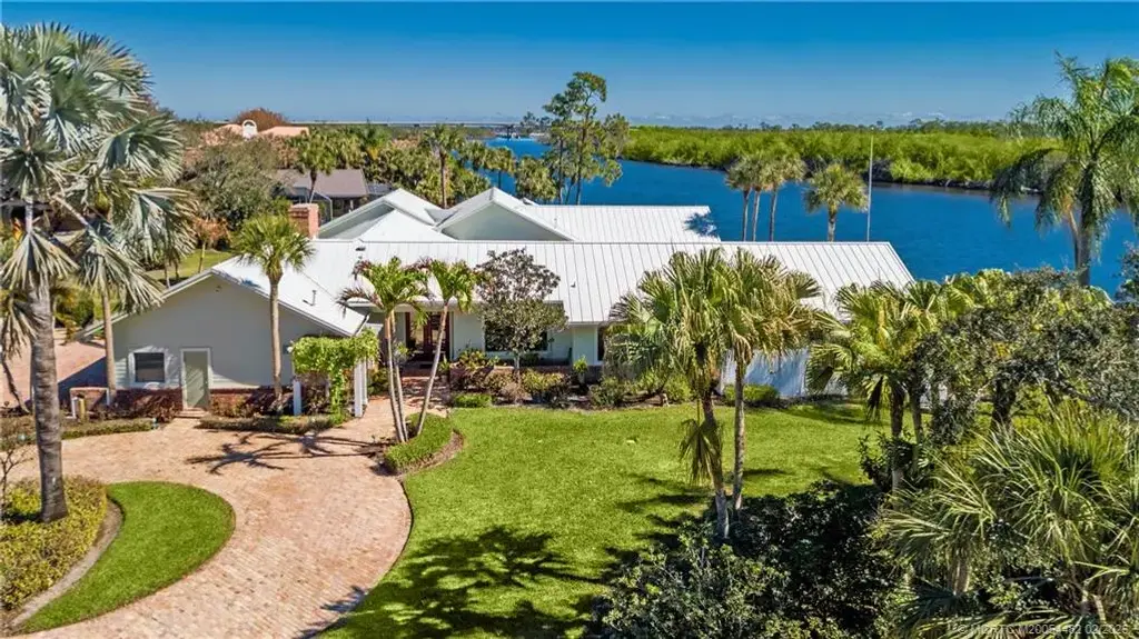525 Perth Place, Palm City