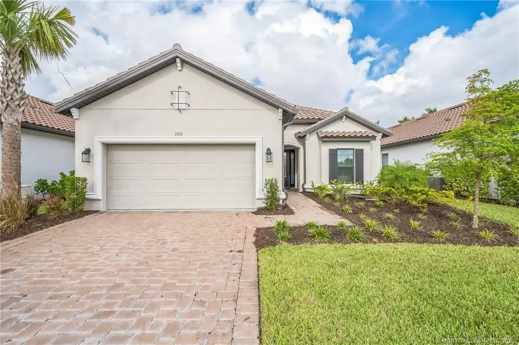 15111 Pescara Street, Naples