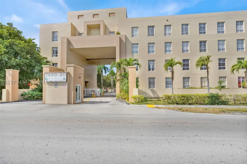 7400 20th 402, Hialeah