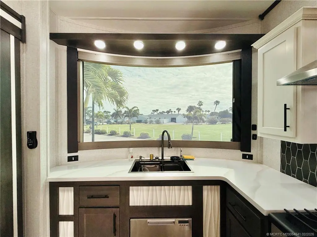 Photo of Listing #M20054541