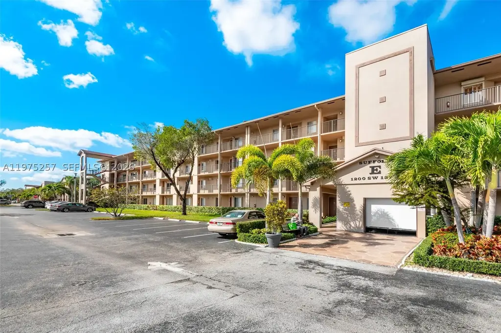 1200 137th 402e, Pembroke Pines