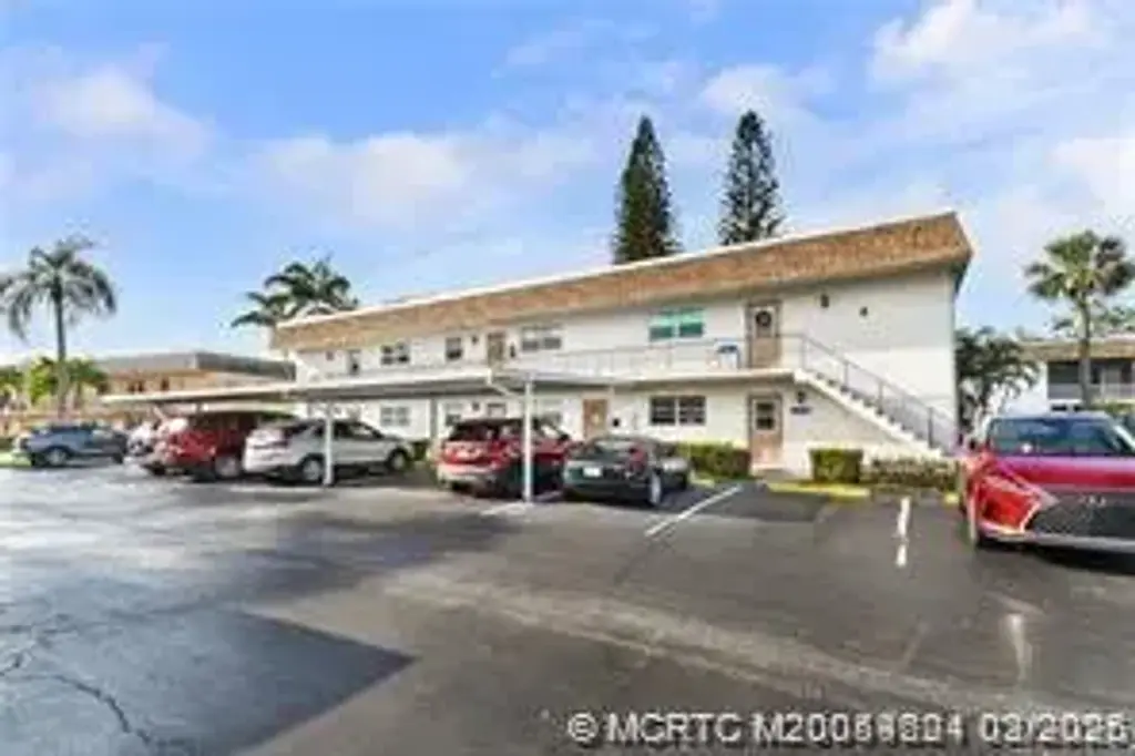 2950 Ocean Boulevard 4-4, Stuart