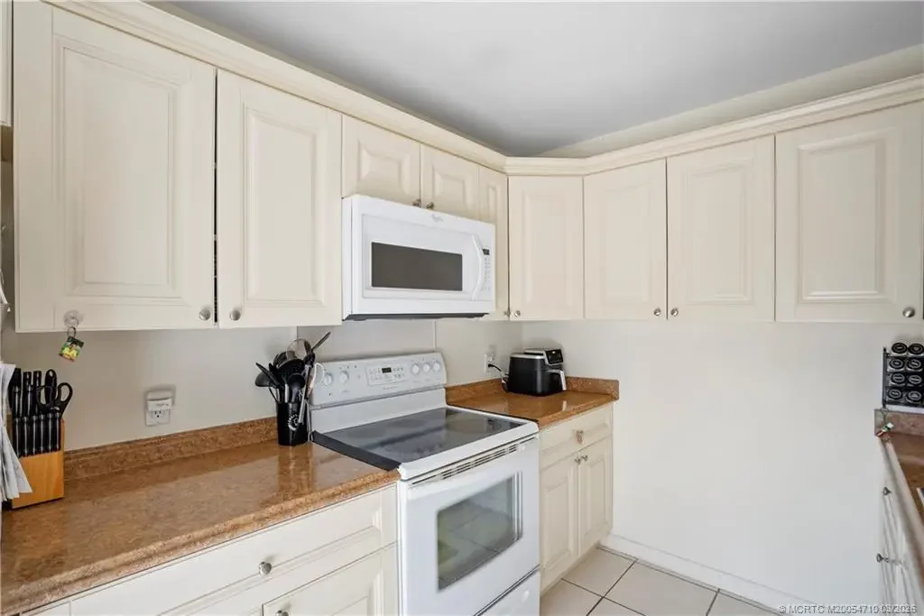 Photo of Listing #M20054710