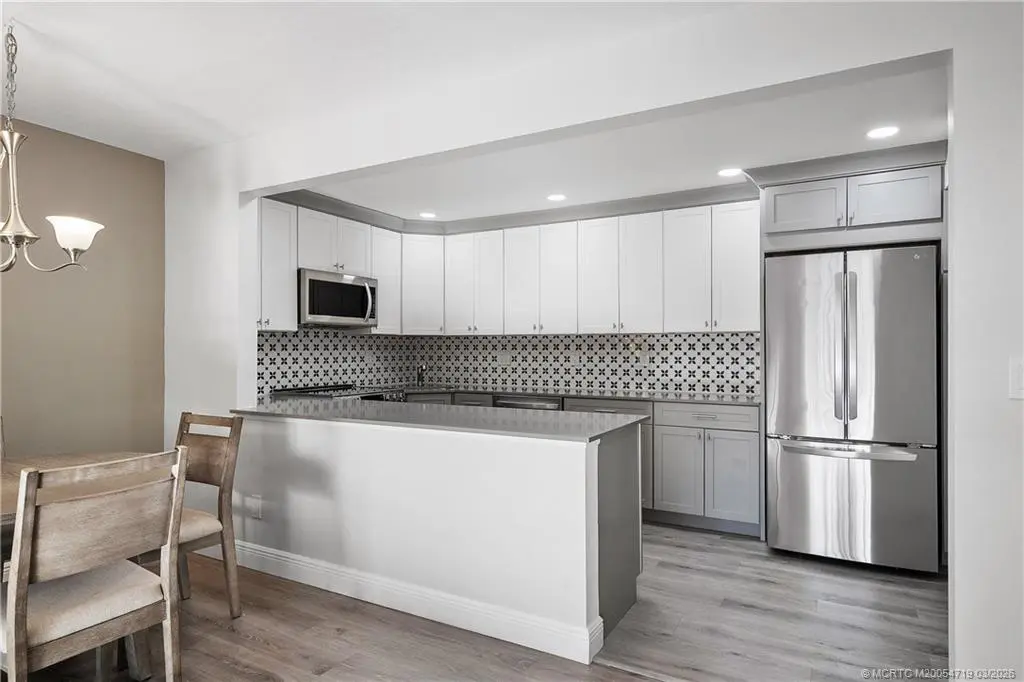 Photo of Listing #M20054719