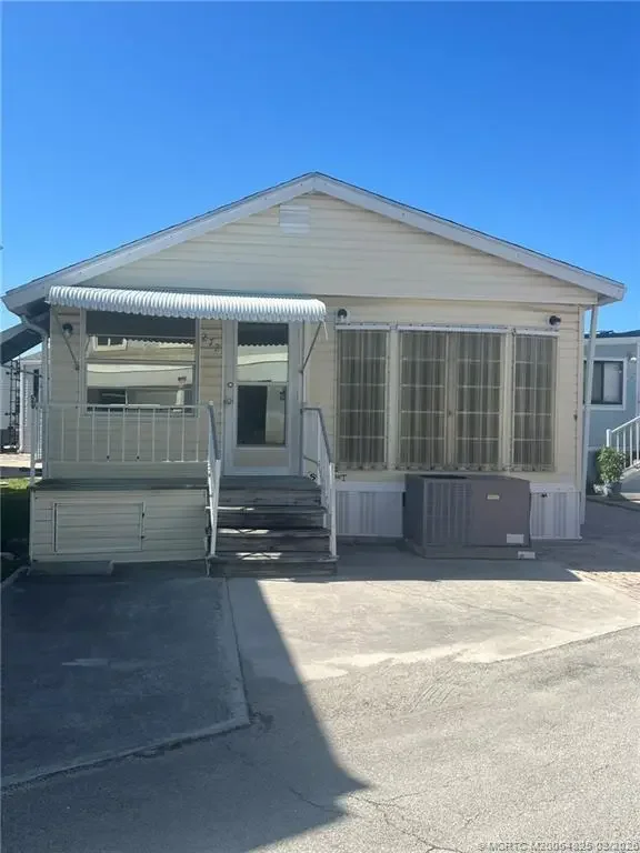 Photo of Listing #M20054825