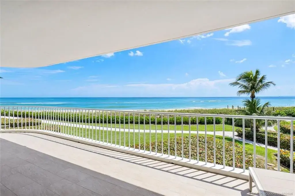2001 Sailfish Point Boulevard 212, Stuart