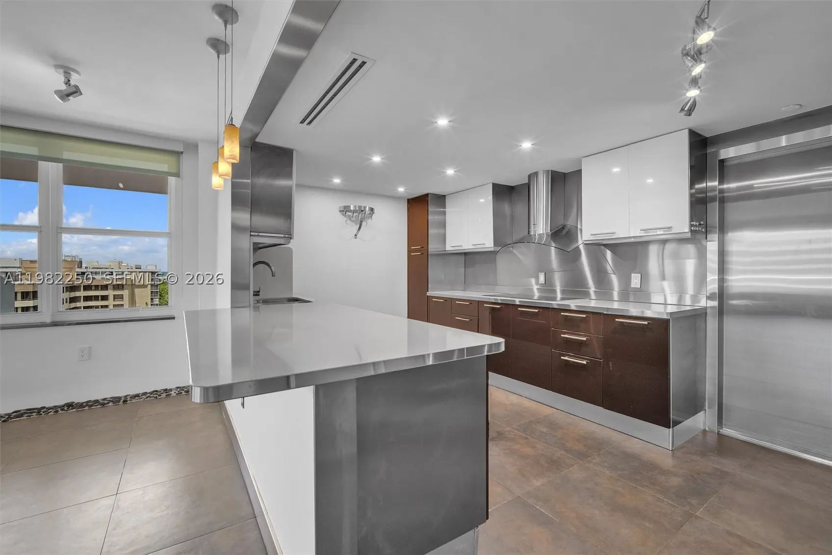 2 of 31 - 199 Ocean Lane 1009, Key Biscayne, FL