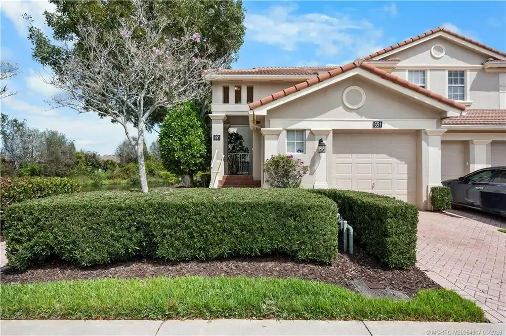 691 Glen Crest Way, Stuart