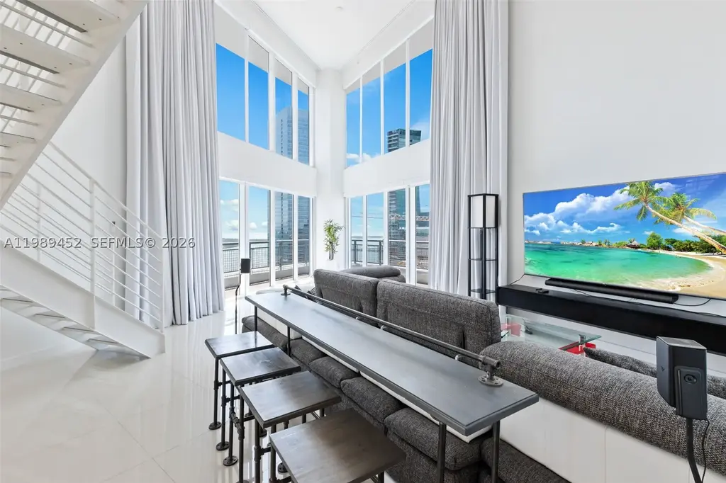 60 13th 3800, Miami