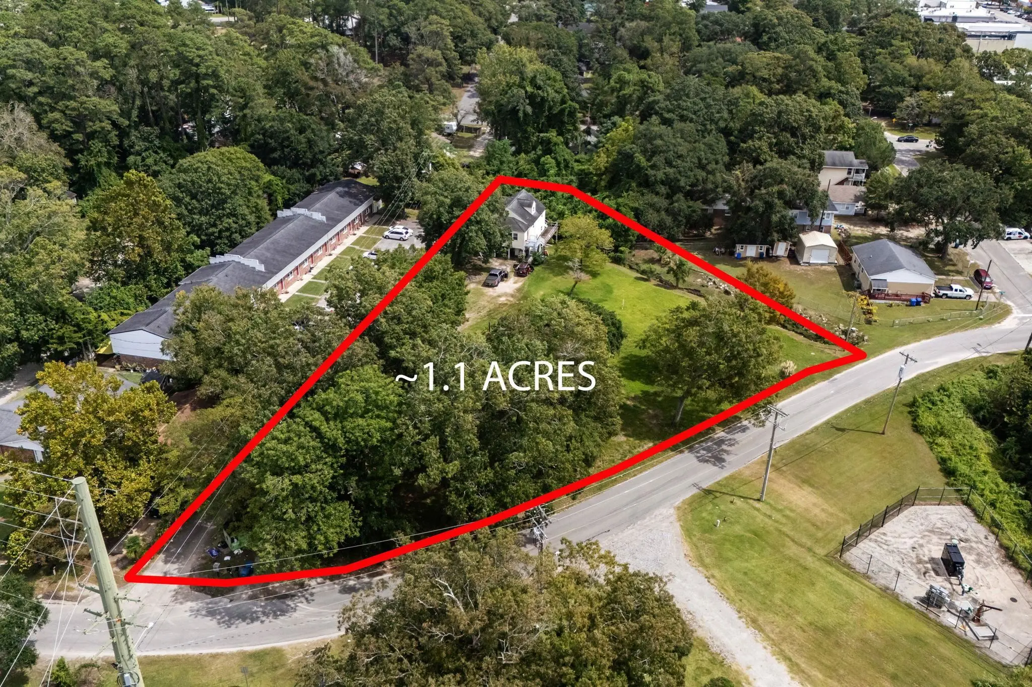 Photo of Listing #2607843