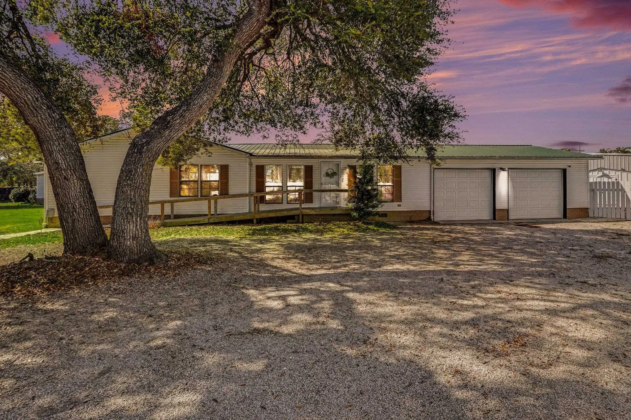 Photo of Listing #2608027