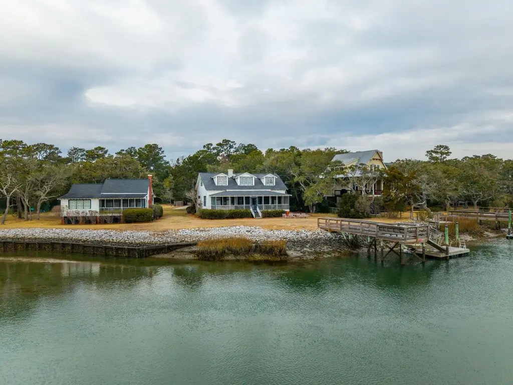 44 Hook Dr., Pawleys Island