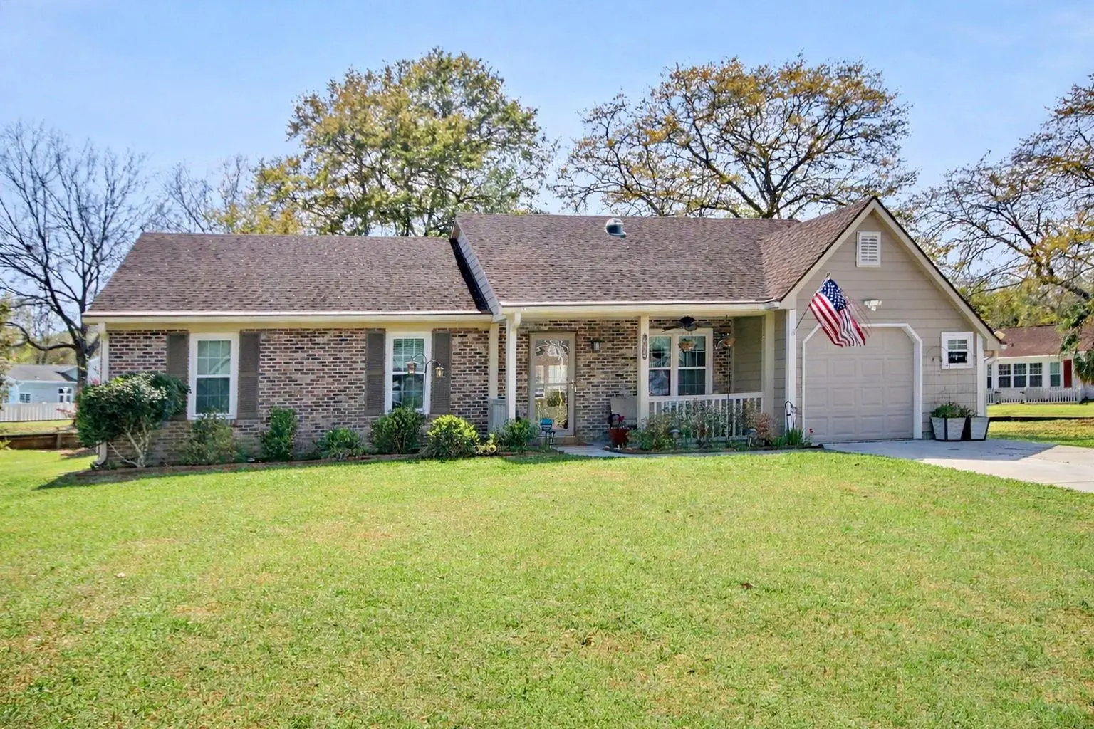 Photo of Listing #2608341