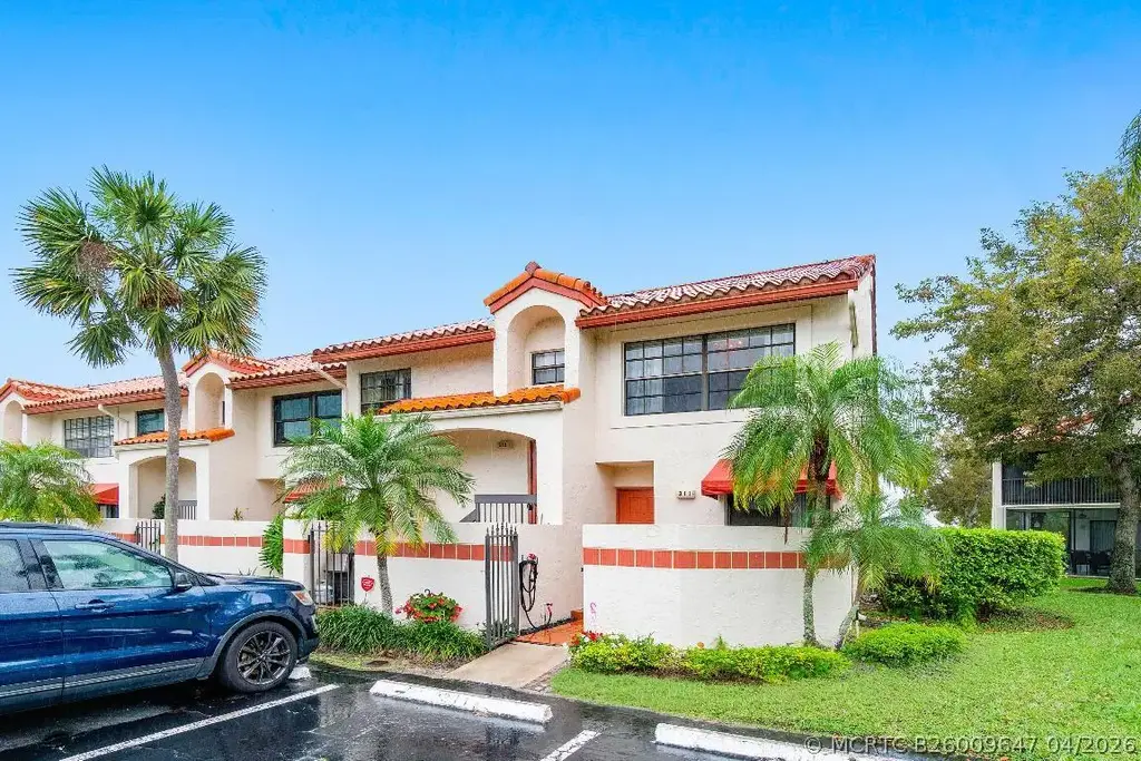 312 Liberty Court, Deerfield Beach