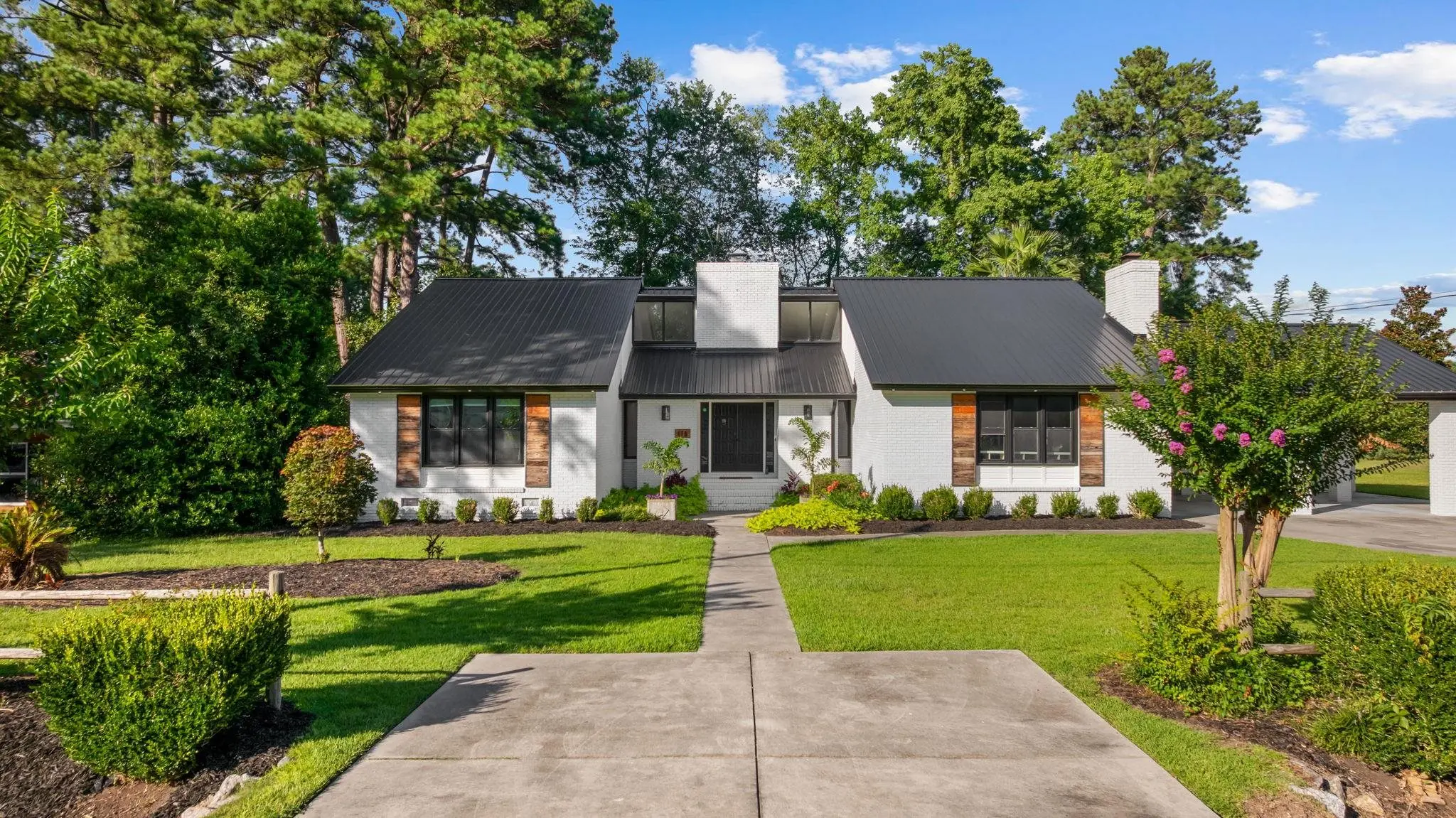 Photo of Listing #2608453