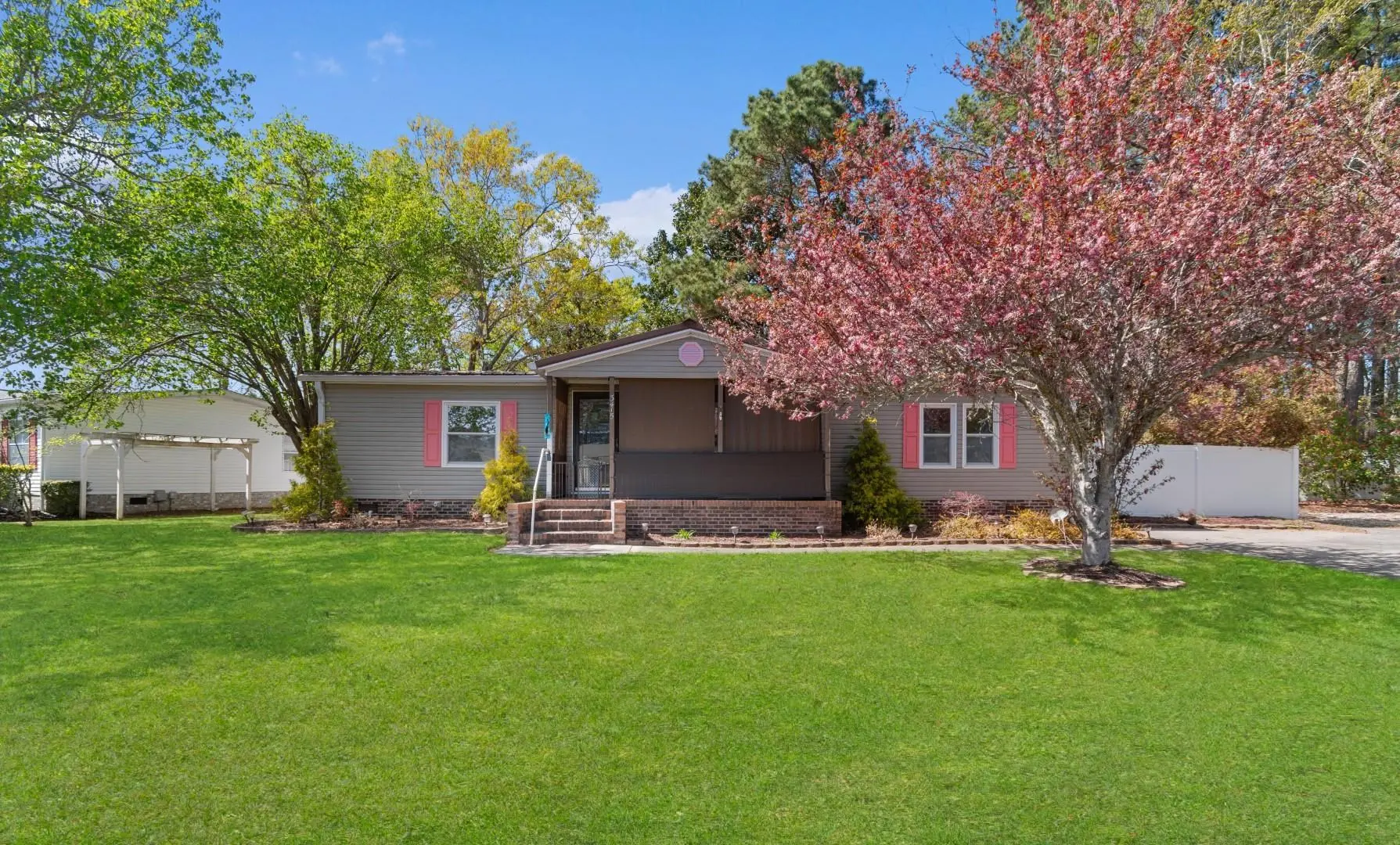 Photo of Listing #2608543