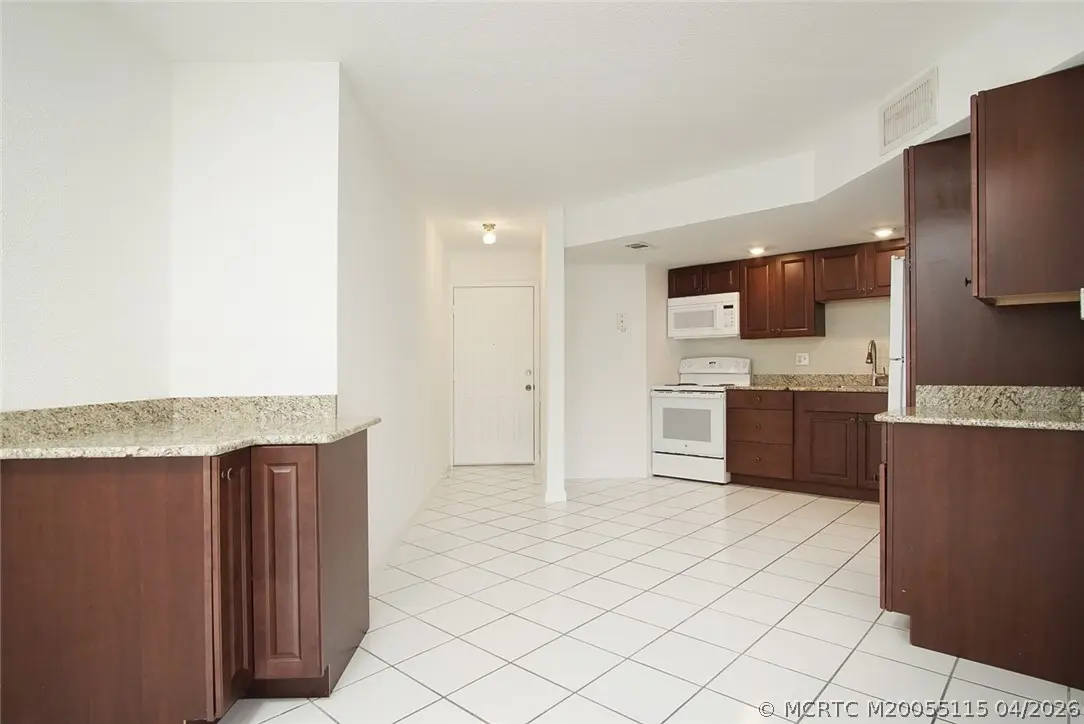 5 of 18 - 2083 Collins Circle Unit 8-1, Jensen Beach, FL