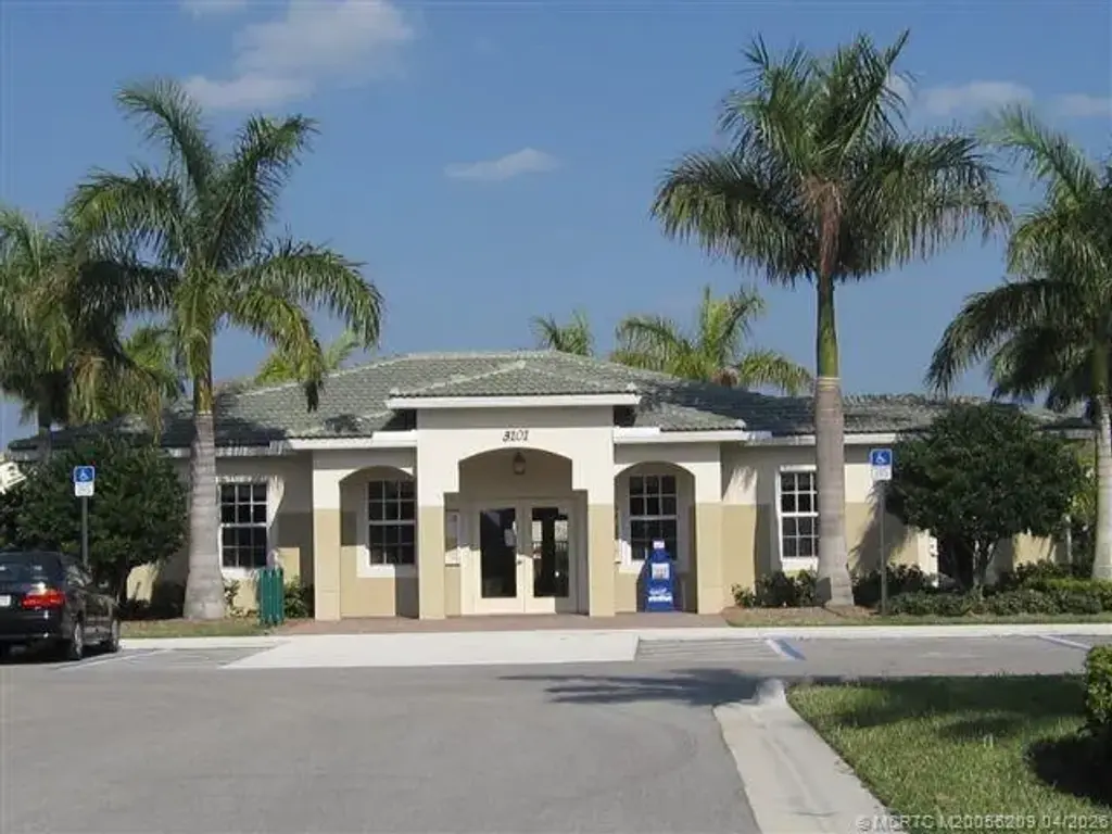 1571 Hampshire Way 104, Stuart