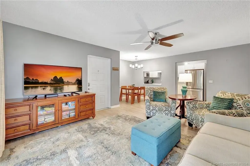 1965 Silver Pine Way 118-d2, Palm City