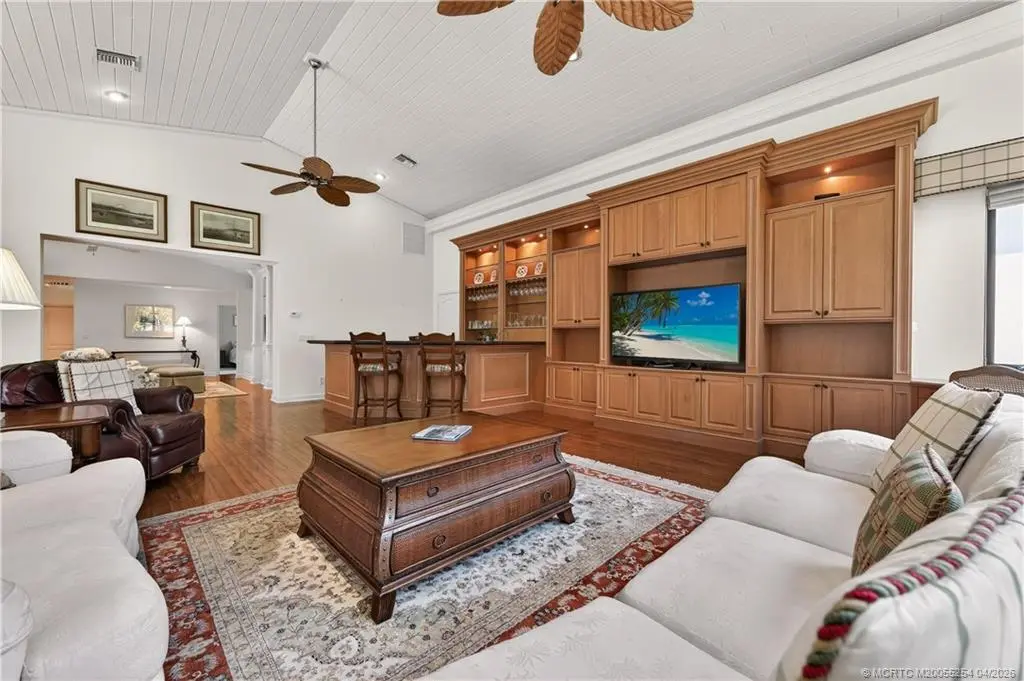 Photo of Listing #M20055254