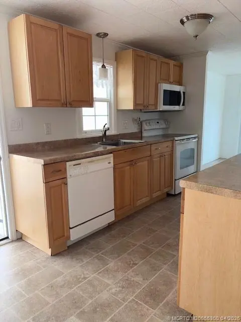 5 of 18 - 4058 5th Avenue, Lake Worth, FL