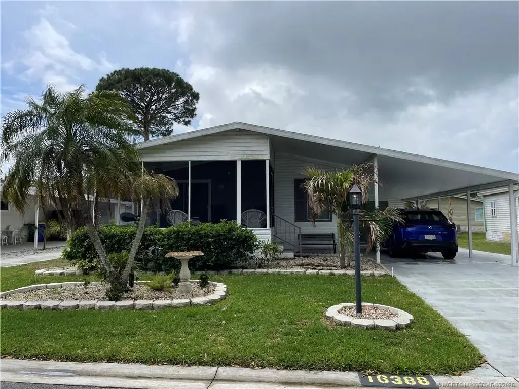16388 Two Wood Way, Indiantown
