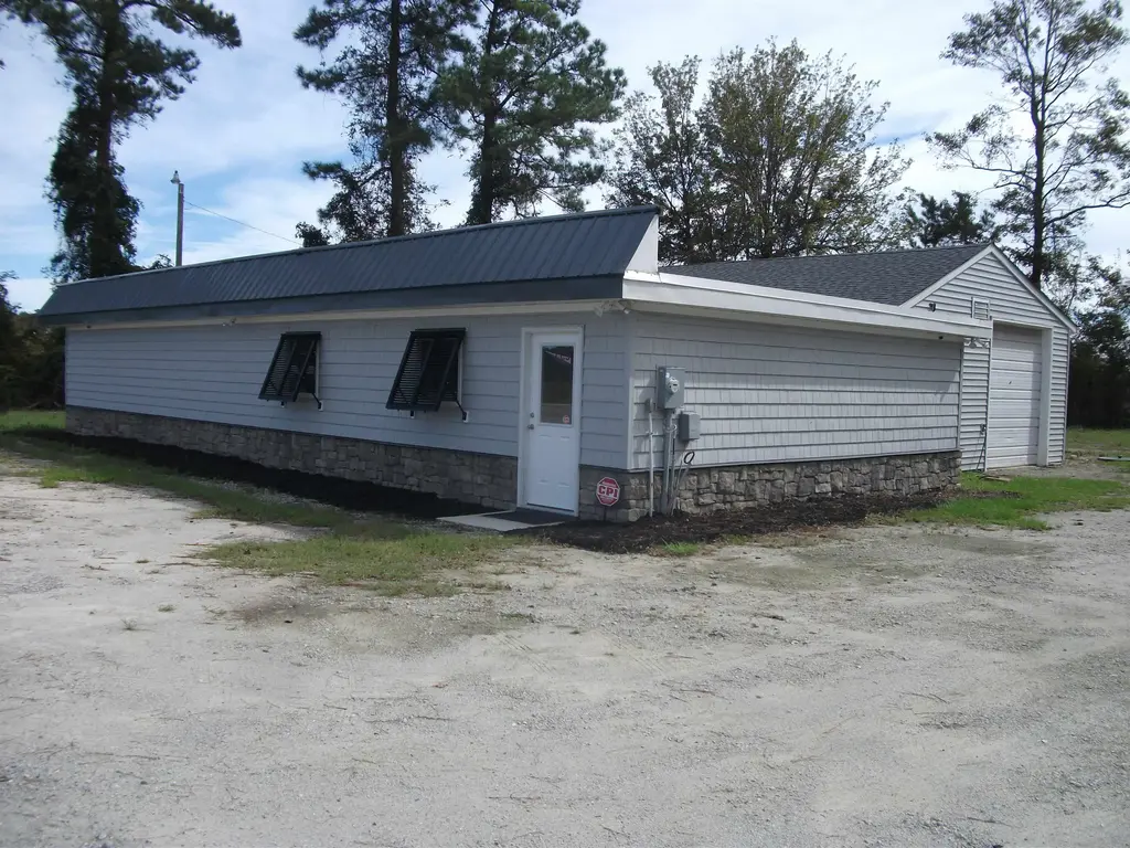 7432 Highway 90, Longs