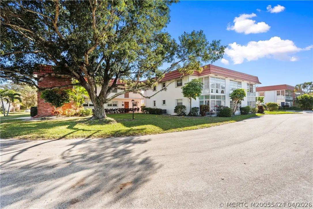 2600 Ocean Boulevard Jj18, Stuart