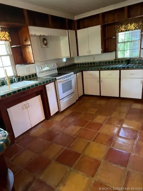 4 of 15 - 713 Bryant Avenue, Stuart, FL