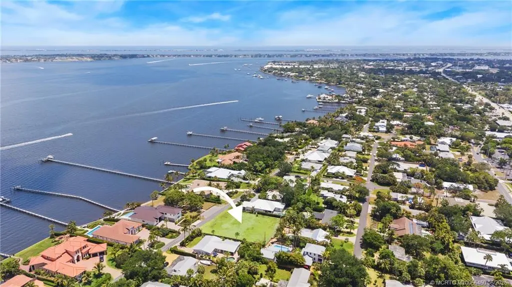 5 of 12 - 818 Riverside Drive, Stuart, FL