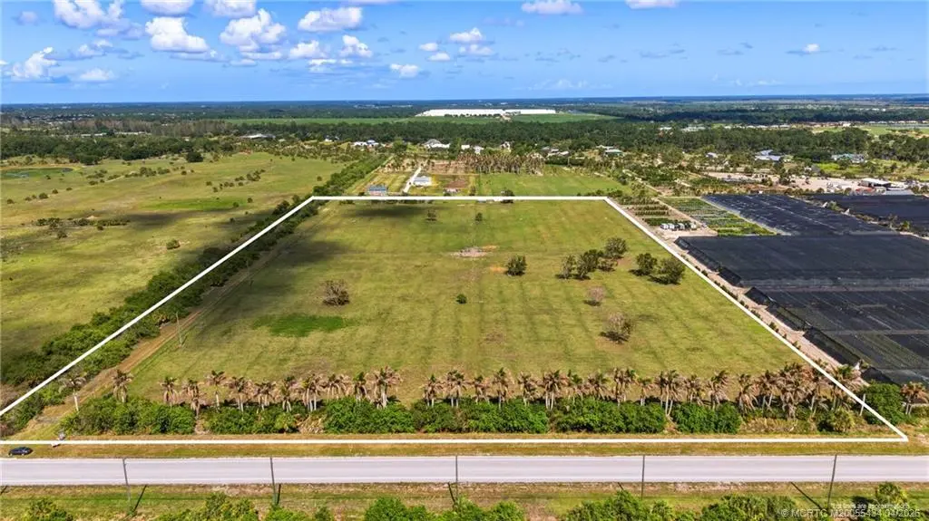 4 of 7 - 10511 Citrus Boulevard, Palm City, FL